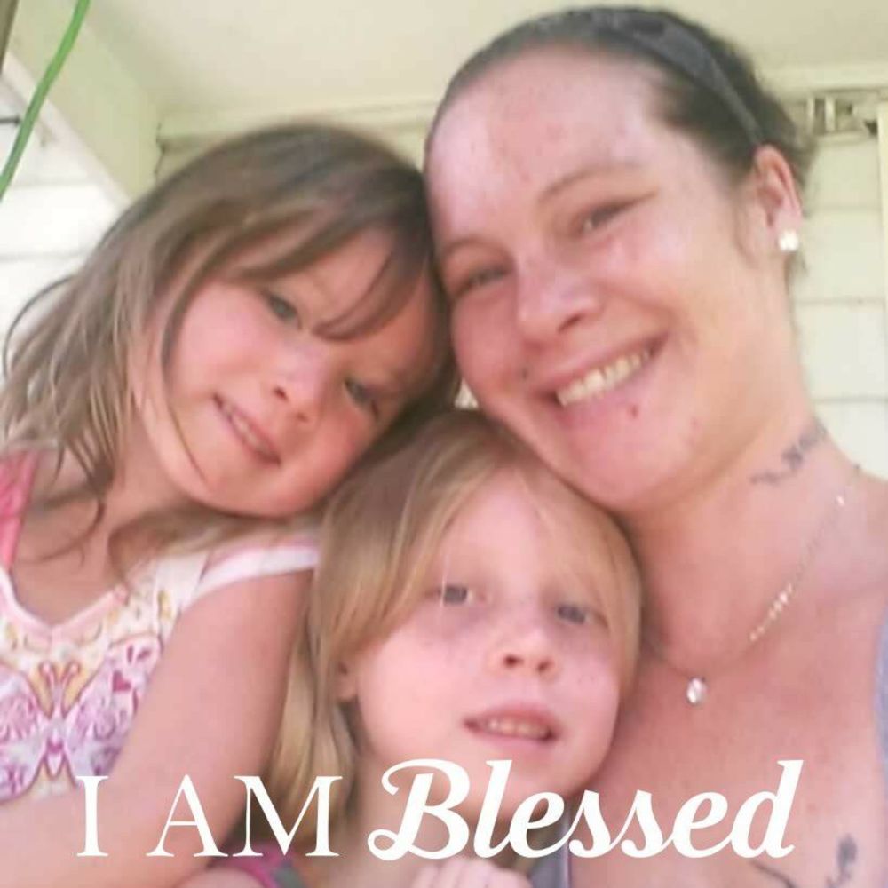 Meet your Posher, Larissa